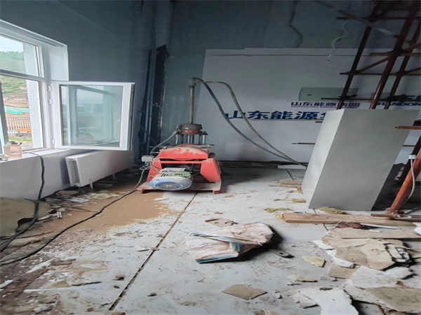 元宝山地基基础下沉墙体裂缝加固注浆顶升施工